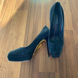 Louis Vuitton black suede open toe platform feels size 38.5